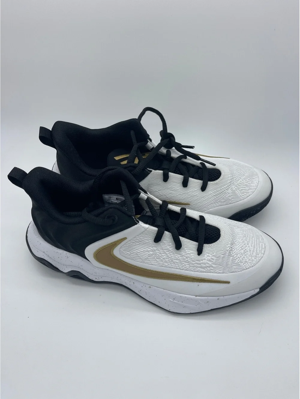 Nike Giannis Immortality Shoes White Black Gold Size 7 Youth